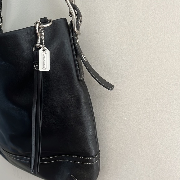 Coach Soho Duffle Purse Convertible Black Boho Leather J05S-1414 legacy tassel - Picture 2 of 12